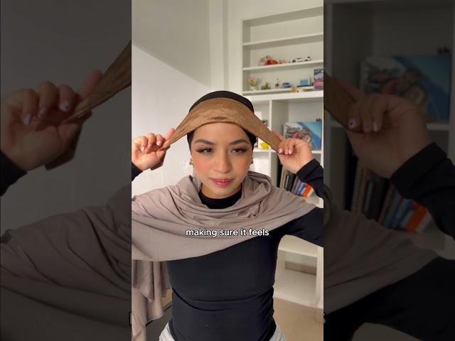 If you are tired of fixing your hijab every hour… try this! 🧕💗Shop at 👉 Stayla.store 🔗#hijabi