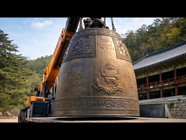 Overwhelming Scale! Korean Technicians Making a Temple Bell
