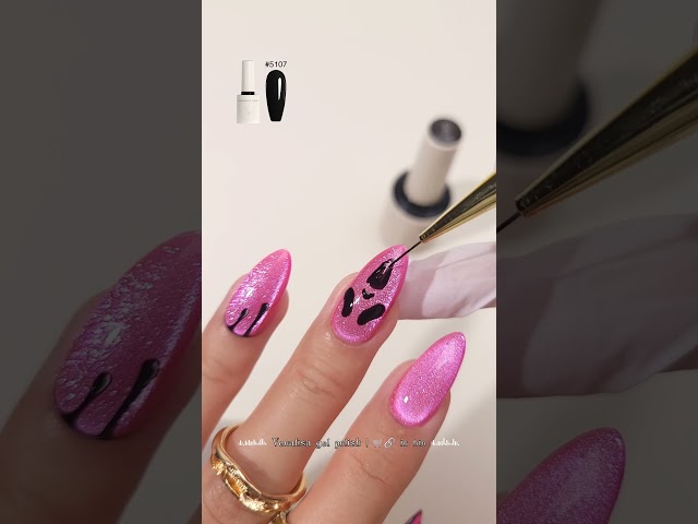 Spooky-sweet scream ghost manicure created with Venalisa gel polish. #halloweennails #nailtutorial