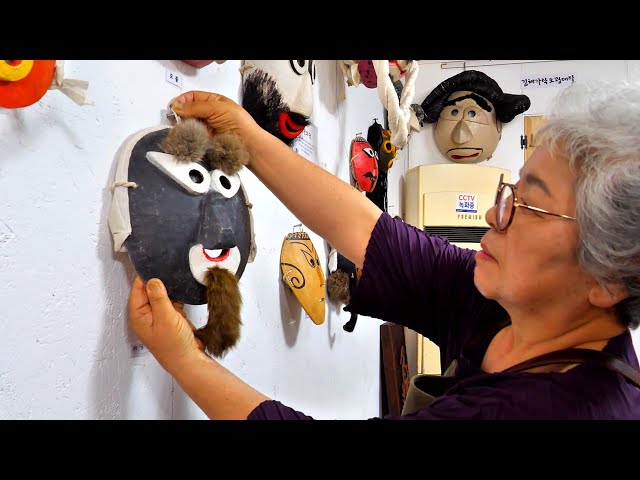 Process of Making Traditional Korean Masks by Old Master Artisan