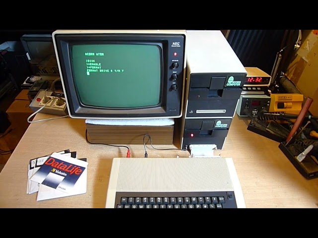 Acorn Atom with Atom Disc Pack - Formatting a bit...