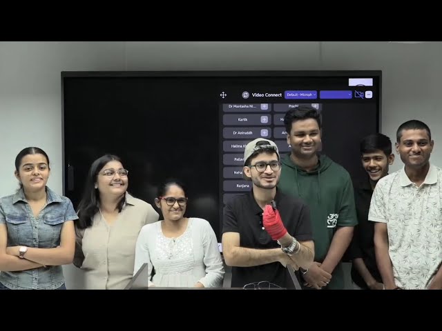 Raid in Vipin Sir’s live Class 😮 #physicswallah #viralvideo #students