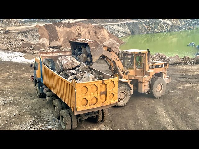 lAmazing Heavy Stone Loading Work Giant Rocks Loading in Action