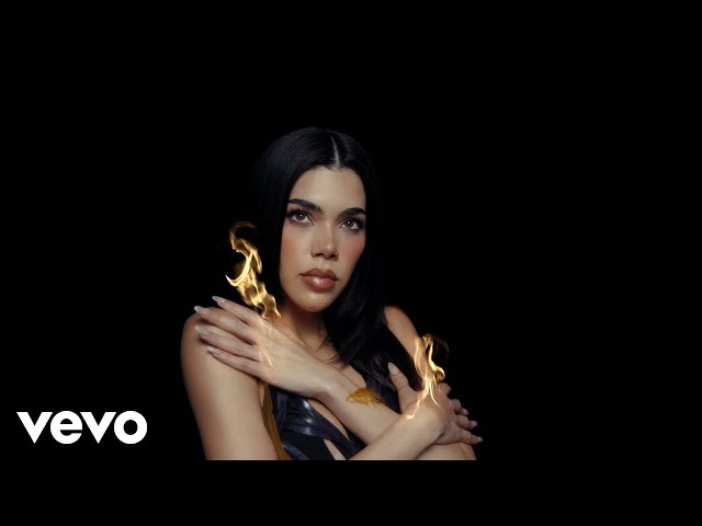 Kenia Os - Rojo Versace