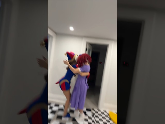 POMNI AND RAGATHA KISS?