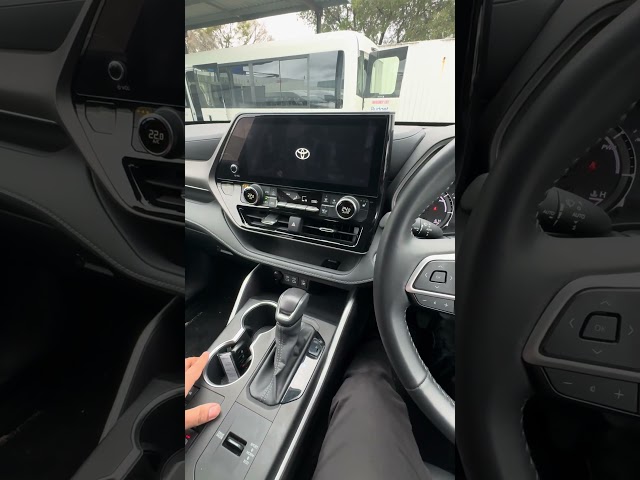 Toyota Kluger Hybrid 2024 interior and startup. #toyotakluger #kluger #toyotacars