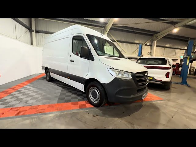 Mercedes-Benz Sprinter 2.0 315 CDI Progressive G-Tronic RWD L2 H2 Euro 6 (s/s) 5dr