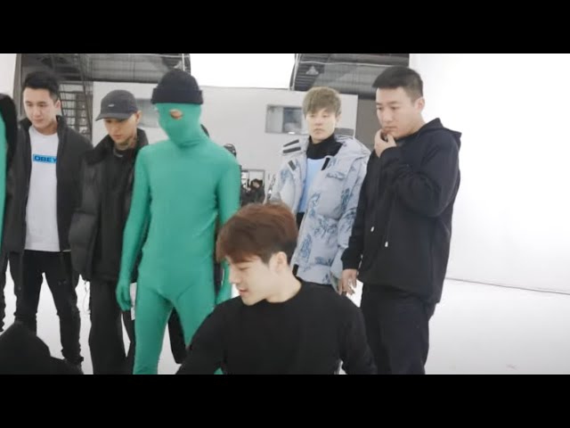 TEAM WANG - Invisible Man (backstage)