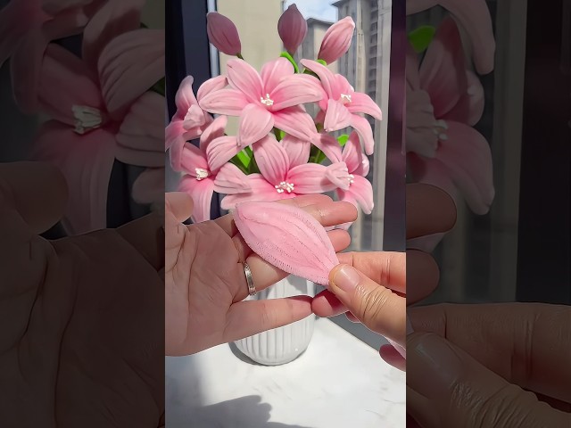 Handmade diy pipe cleaner lily flowers #diy #gift #diyflower #diycrafts #flowercraft #flower #craft