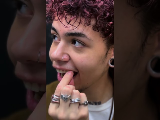 Dracula Fangs: SFX Makeup Tutorial