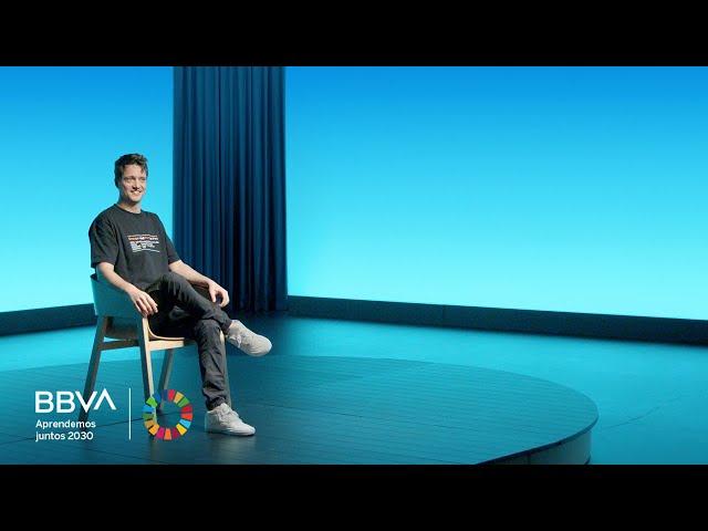 V. Completa. "El humor es una cuestión de necesidad y supervivencia". Luciano Mellera, comediante
