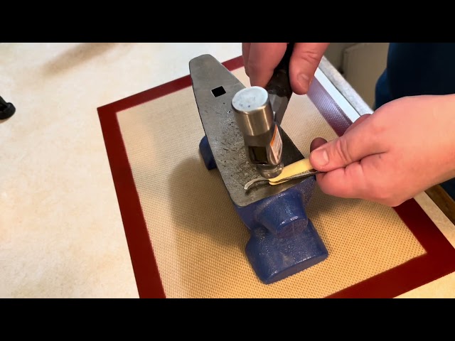 Tightening Vintage Straight Razor Scales