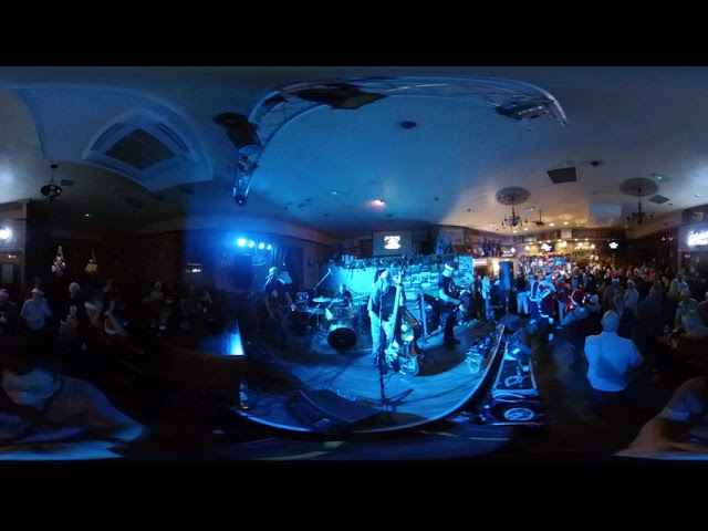 360 Video: Trimmers Arms - Bessie and the Zinc Buckets