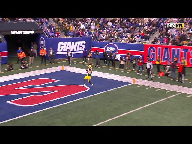 Love hits a WIDE OPEN Whyle for a GB TD
