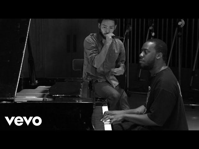 Robert Glasper - Packt Like Sardines In A Crushd Tin Box (1 Mic 1 Take)