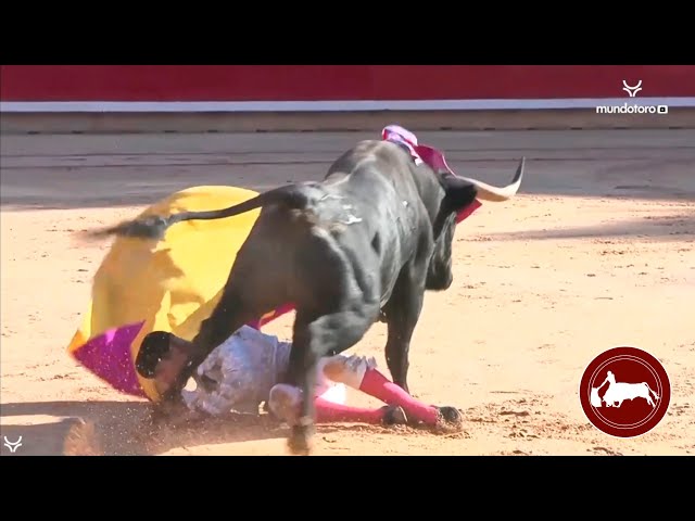 At the gate, Borja Jiménez, first bull, San Fermín Fair, Pamplona 08-07-2023, Onetoro TV