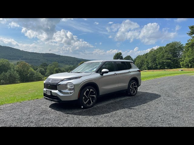 Mitsubishi Outlander 2022 Owner Review 8k and Hood Fix