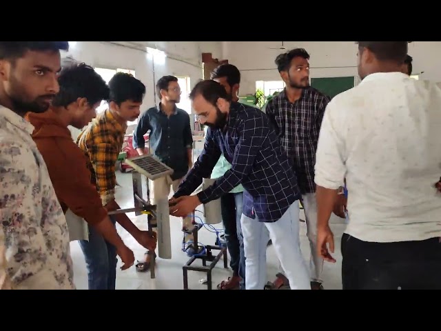 WIND TURBINE VERTICAL AXIS BTECH INNOVATIVE MECHANICAL FABRICATION PROJECTS IN LESS COST 9866548910