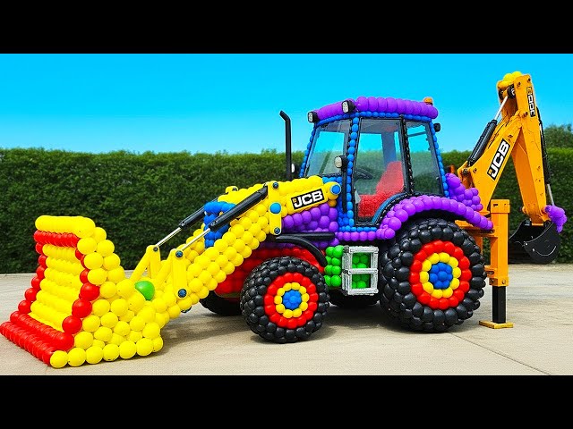 The mascot vibrato assistant JCB placed on the football field is popular, co-produced, and creative