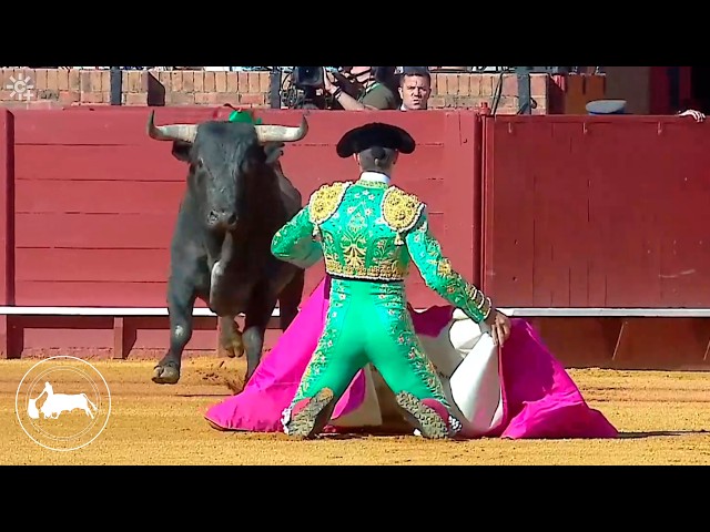 Manuel Escribano, first bull, April Fair, Seville 26-04-2026, CanalSur Más