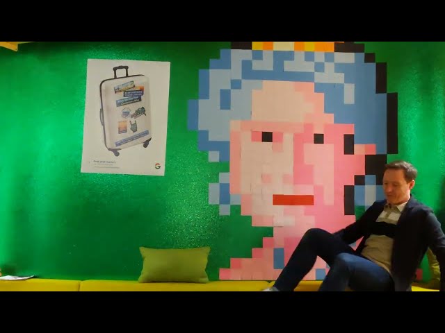 Making of "The Queen" PostIt Artwork in London
