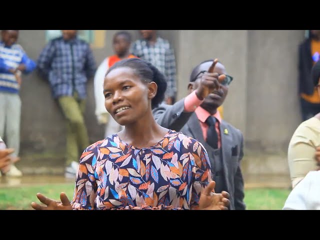 igihe ni gitoya   ihangane byaba bibabaje ubivuyemo ubu  dore abantu benshi bashaka kwinjira nawe ng