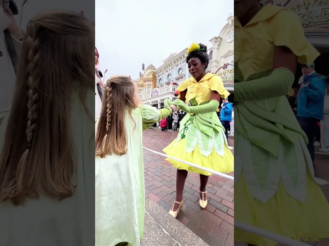 A 🌹 for #Tiana 💚 #princess #disney #disneyland #character #cute #paris