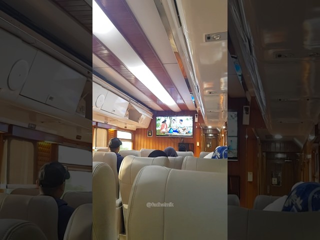 Nyobain naik kereta yang katanya ala sultan yaitu Kereta Java Priority Gambir-Yogyakarta.