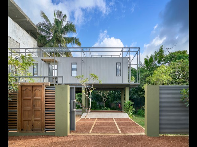 Building Less, Living Better = Inside Smartest Small Home