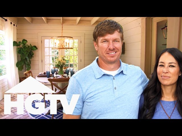 Chip And Joanna Give A Comfy And Airy Vibe To This Country House | Fixer Upper