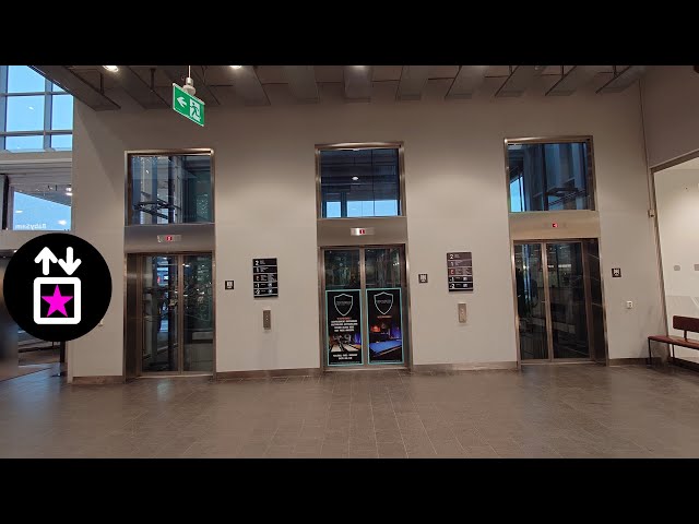Nacka, SWE: 3x ThyssenKrupp MRL-Traction Elevators at Magasinet, Sickla Köpkvarter