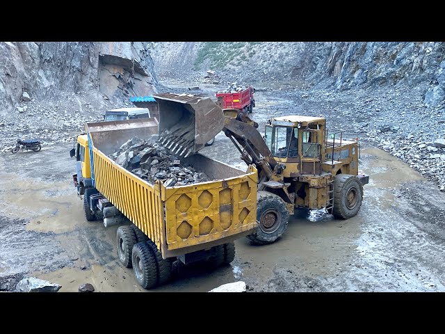 Powerful Loader Loading Massive Stones Satisfying Heavy Stone Loading