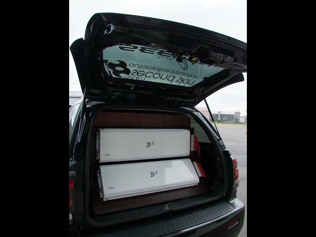 2 B2 Audio M1u's on 2 18" SHD's and one massive hairtrick!