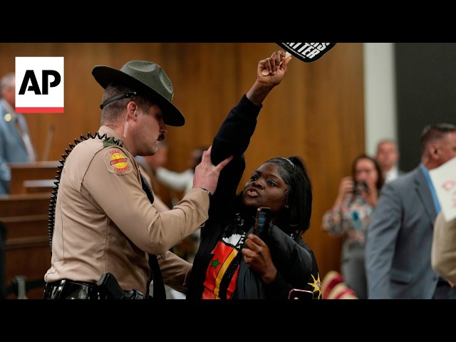 Tennessee troopers kick out protesters at legislative hearings on redistricting