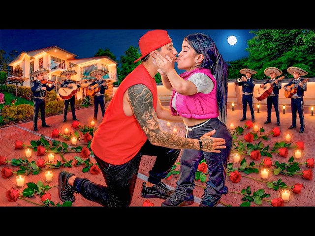 PARCE GIVES HIS NEW DWARF GIRLFRIEND HER FIRST KISS IN FRONT OF EVERYONE ❤️