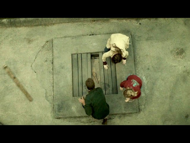 Por 301 Días, Se Esconden De Los Infectados De Fuera, Sin Saber Que Los Infectados Son Ellos