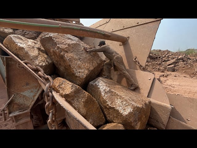Massive Rocks Loaded Into a Powerful Stone Crusher!