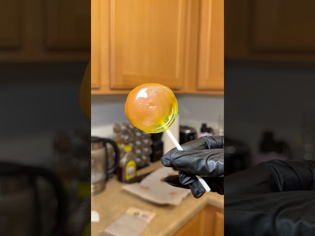 Homemade caramel apple suckers ￼