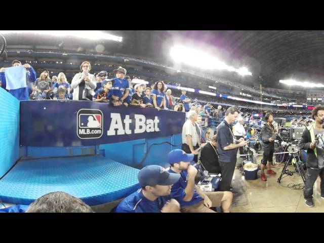 VR 360: Blue Jays take the field in Game 5