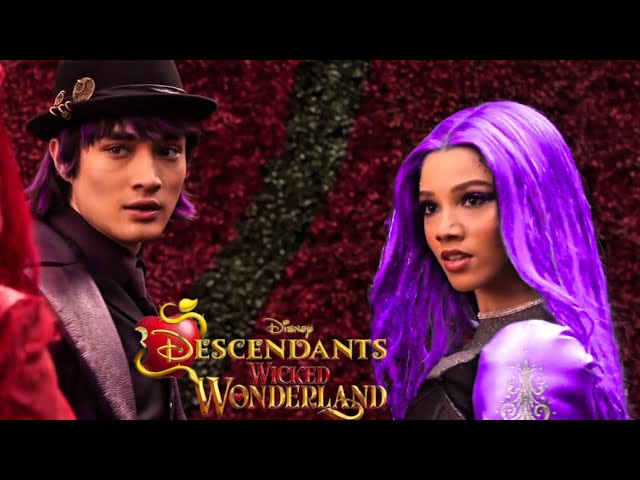 Evil Chloe talks to Red 💜 - Descendants: Wicked Wonderland #descendants #evilchloe #disney