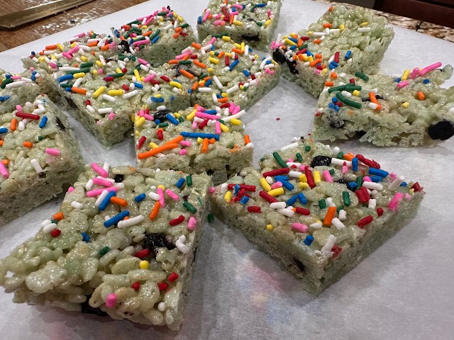 AMAZING RICE KRISPIE TREAT RECIPE/BLUEBERRIES AND CREAM/QUICK EASY/EPISODE 1049/CHERYLS HOME COOKING