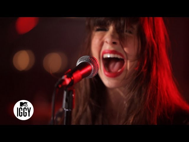 Le Butcherettes — "Henry Don't Got Love" — MTV Iggy Live