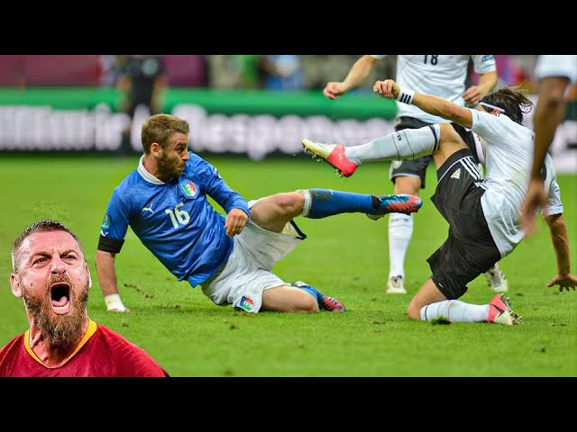 De Rossi Crazy Gladiator Defending 🔥🔥