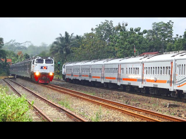 TOP‼️ 15 KOMPILASI KERETA API NGEBUT BERPAPASAN DI JALUR GANDA