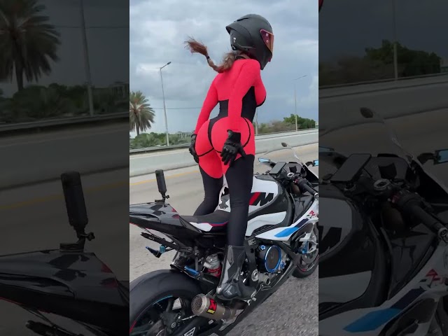 #bikerchic #bikergirl #motovelovidad #automobile #motociclistico #bikelife #bikers #biker