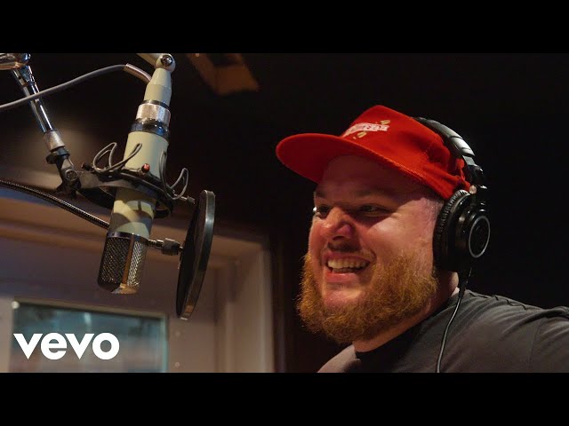 Luke Combs - Can't Tell Me I'm Wrong (Official Studio Video)