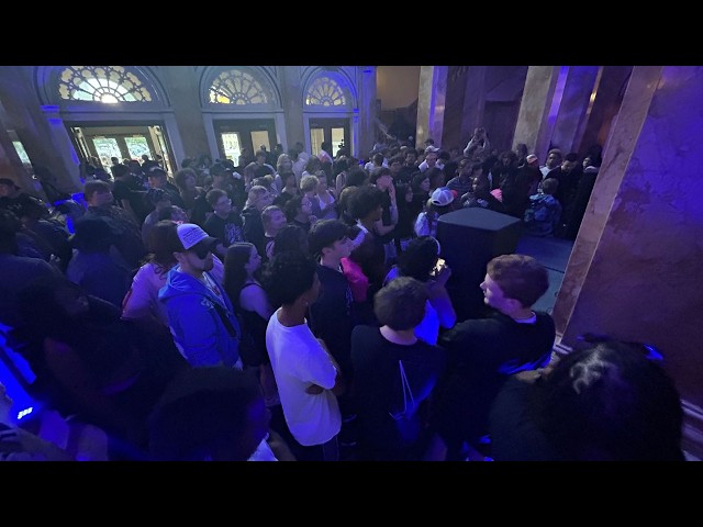 Thousands of people come to free rap concert at Milwaukee Central Library