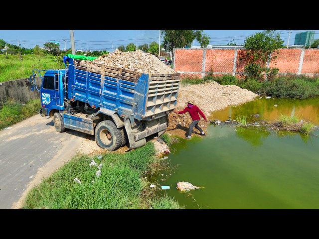 Perfectly! Processing Landfill Using Dozer KOMAT’SU push Soil &  Dump truck into a new project area
