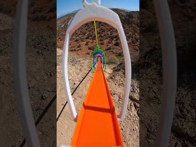 ¡La tirolina de Hot Wheels MÁS LARGA del mundo!