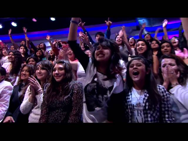 Los chicos de CD9 le hablan al oído y besan a 4 coders mp4